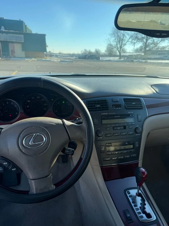 2004 Lexus ES 4th Gen - Image 7 of 10