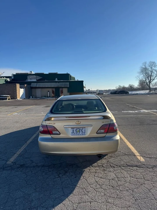 2004 Lexus ES 4th Gen - Image 5 of 10