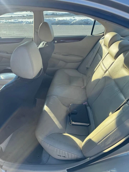 2004 Lexus ES 4th Gen - Image 9 of 10