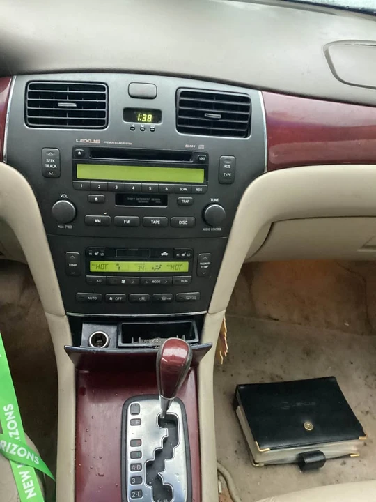 2004 Lexus ES 3rd Gen - Image 6 of 7