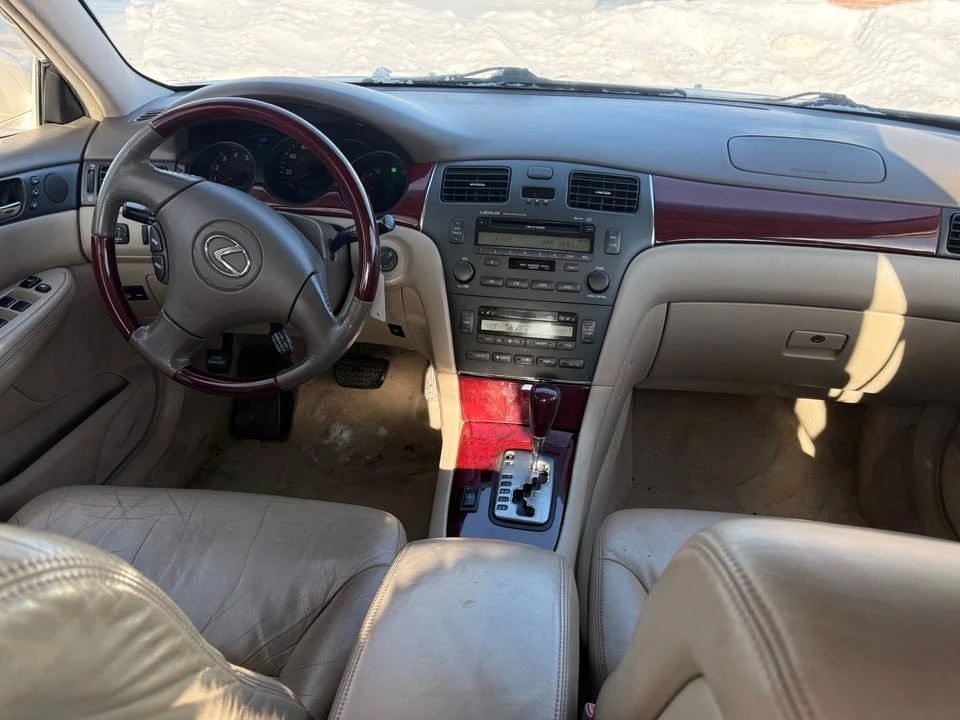 2004 Lexus ES 4th Gen - Image 8 of 11