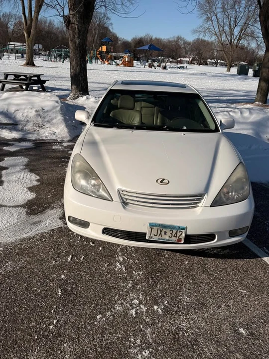 2004 Lexus ES 4th Gen - Image 2 of 11