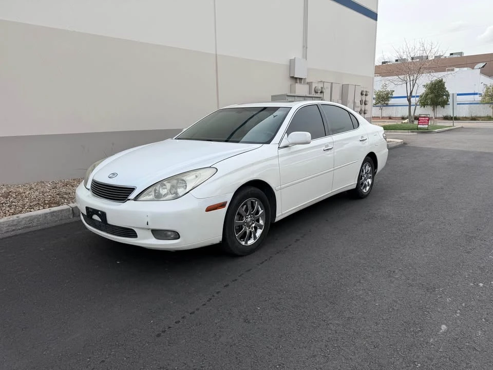 2004 Lexus ES 3rd Gen - Image 4 of 11