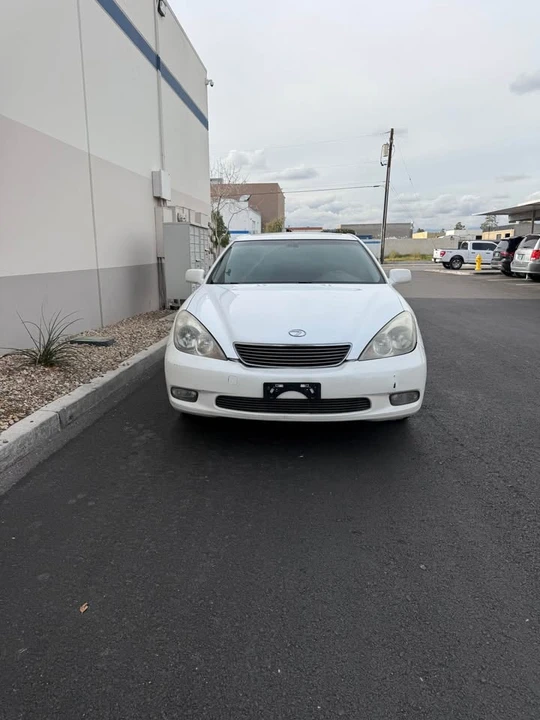 2004 Lexus ES 4th Gen - Image 2 of 11