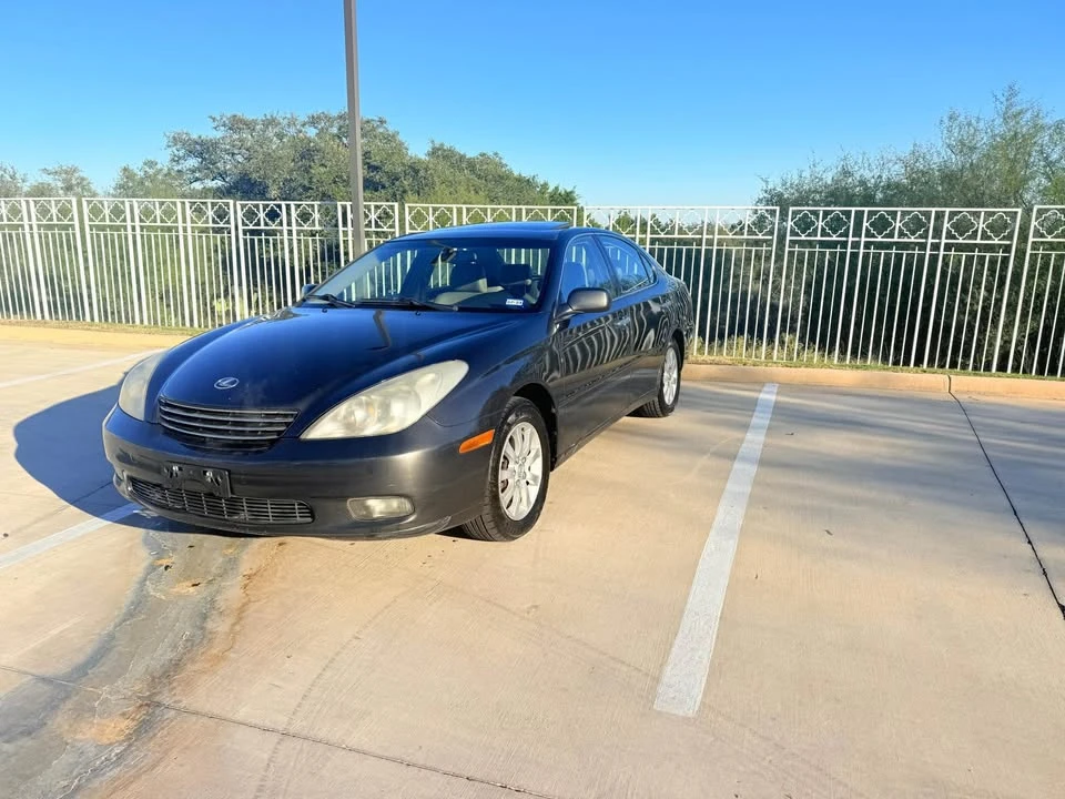 2004 Lexus ES 4th Gen - Image 4 of 12