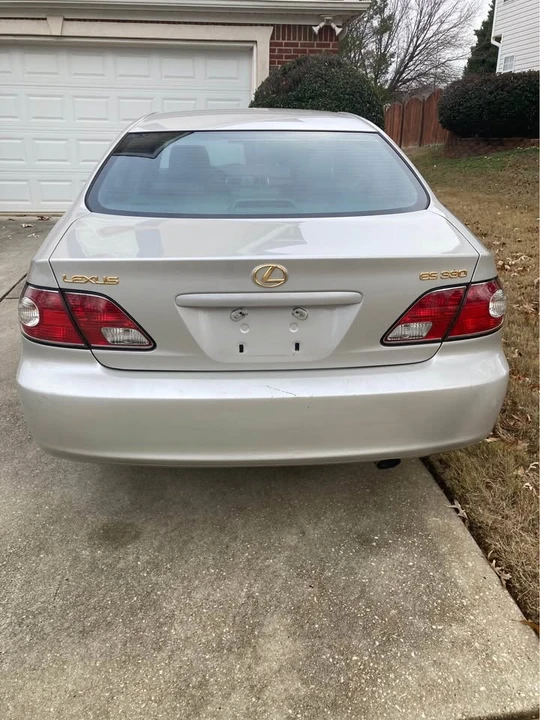 2004 Lexus ES 3rd Gen - Image 2 of 10