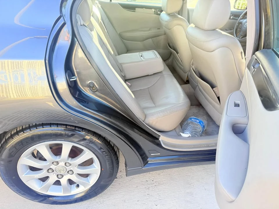 2004 Lexus ES 4th Gen - Image 2 of 12