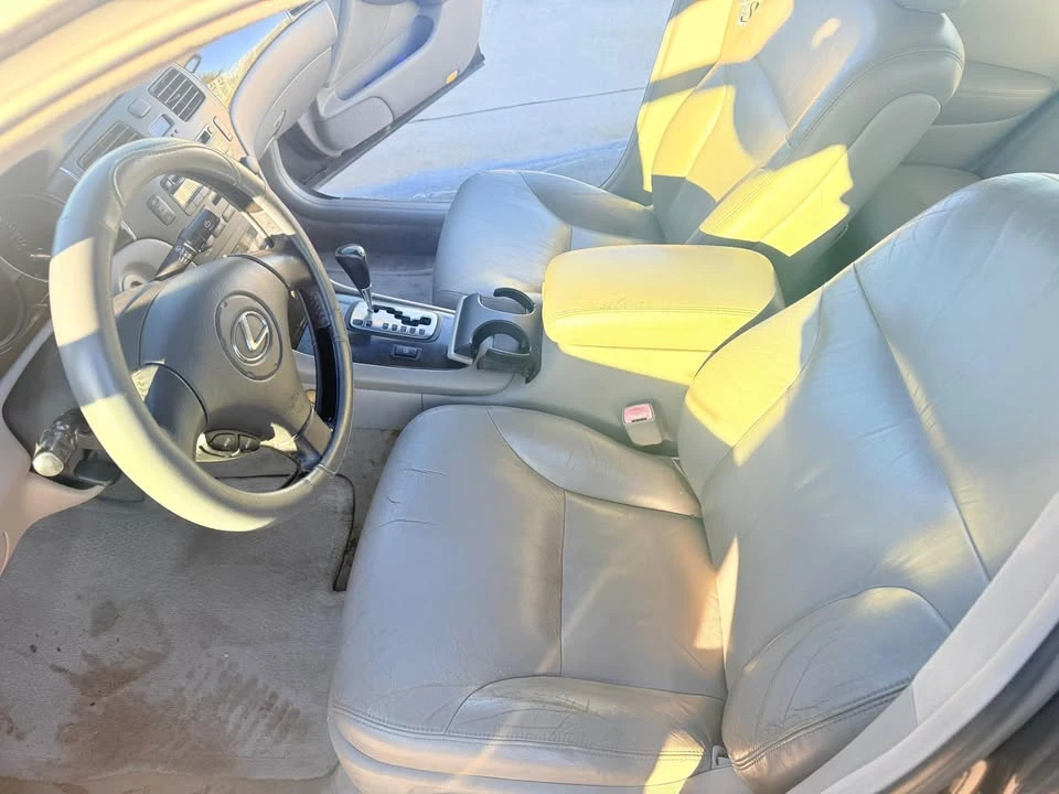 2004 Lexus ES 4th Gen - Image 10 of 12