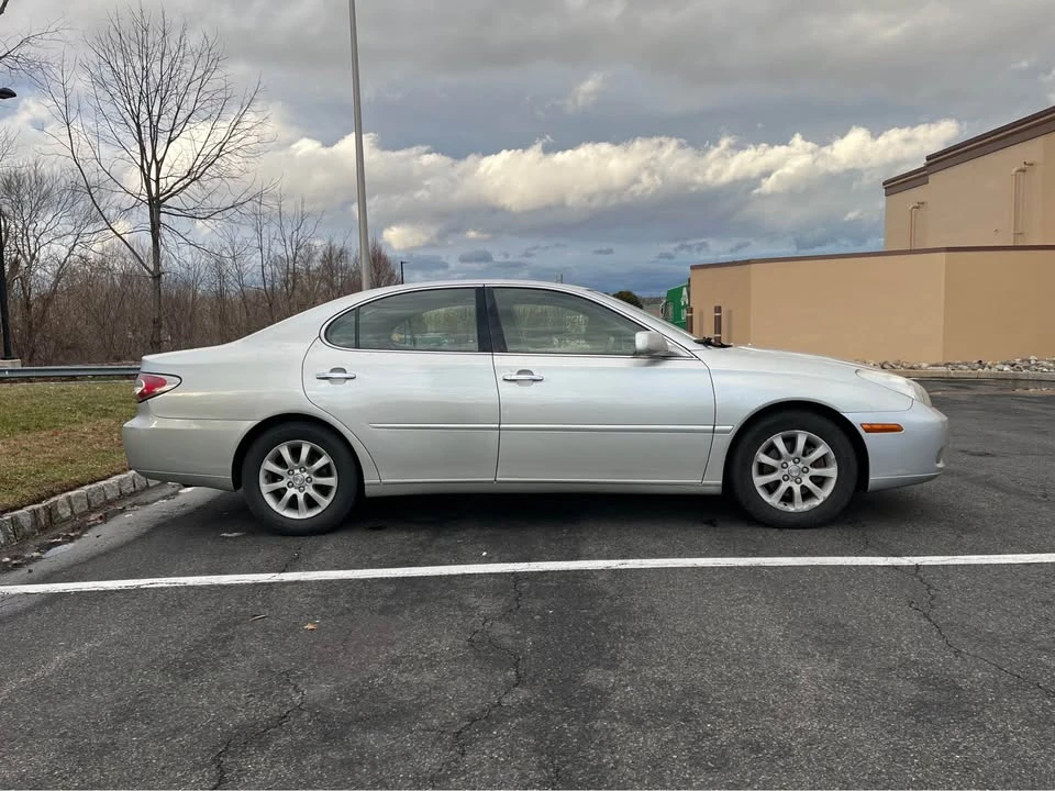 2004 Lexus ES 4th Gen - Image 4 of 15