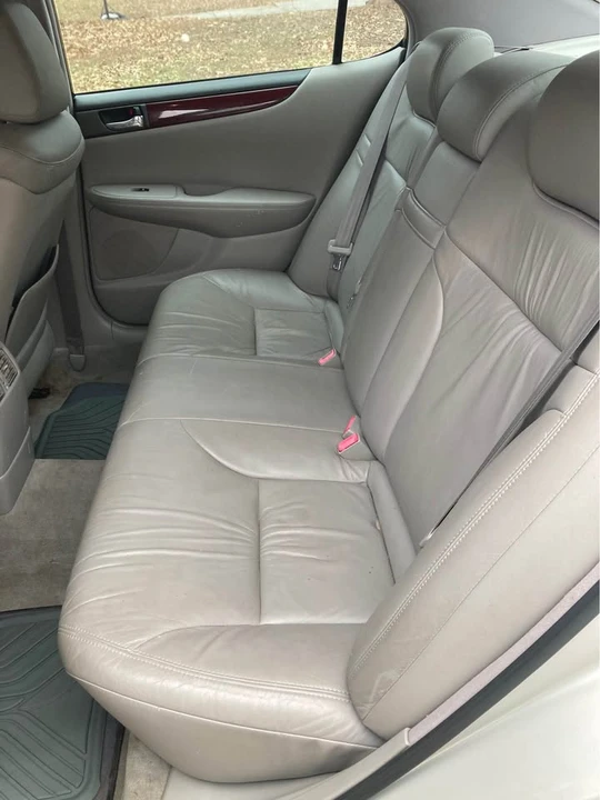 2004 Lexus ES 3rd Gen - Image 9 of 10