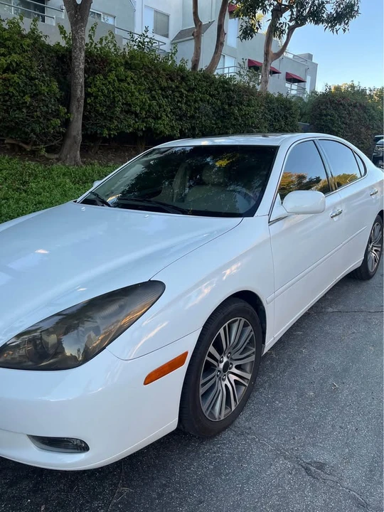 2004 Lexus ES 3rd Gen - Image 2 of 6