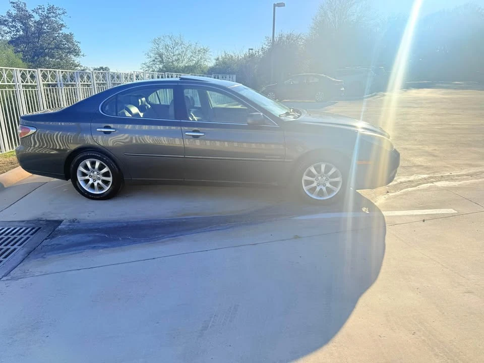 2004 Lexus ES 4th Gen - Image 8 of 12