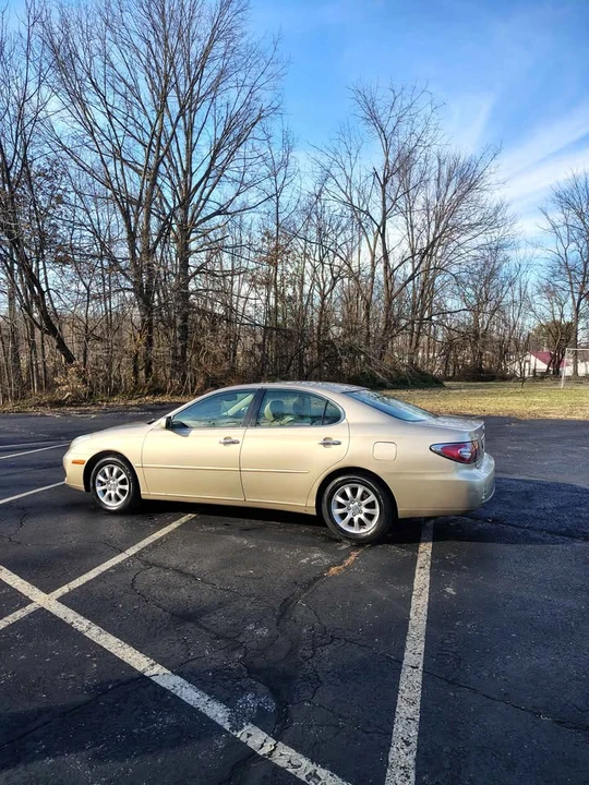 2004 Lexus ES 4th Gen - Image 3 of 8