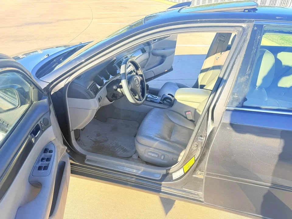 2004 Lexus ES 4th Gen - Image 9 of 12