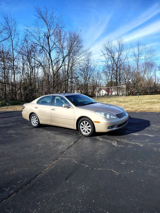 2004 Lexus ES 4th Gen - Image 2 of 8