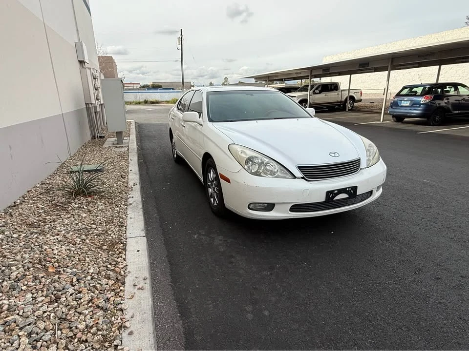 2004 Lexus ES 3rd Gen - Image 5 of 11