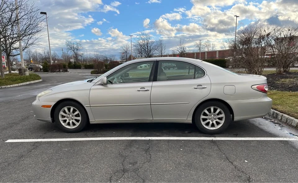 2004 Lexus ES 4th Gen - Image 3 of 15