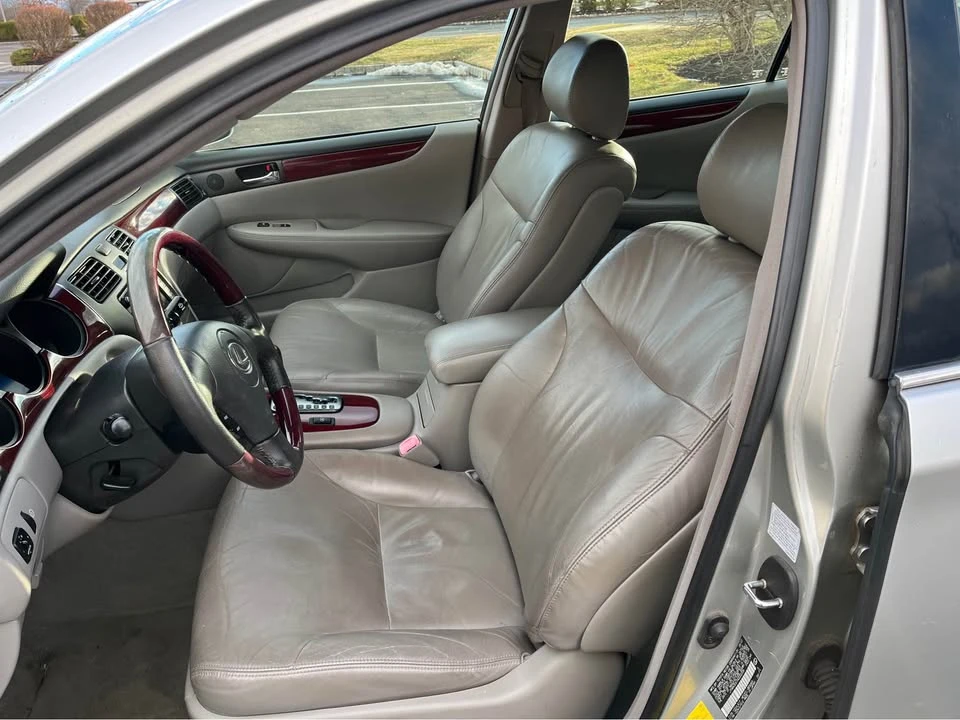 2004 Lexus ES 4th Gen - Image 7 of 15