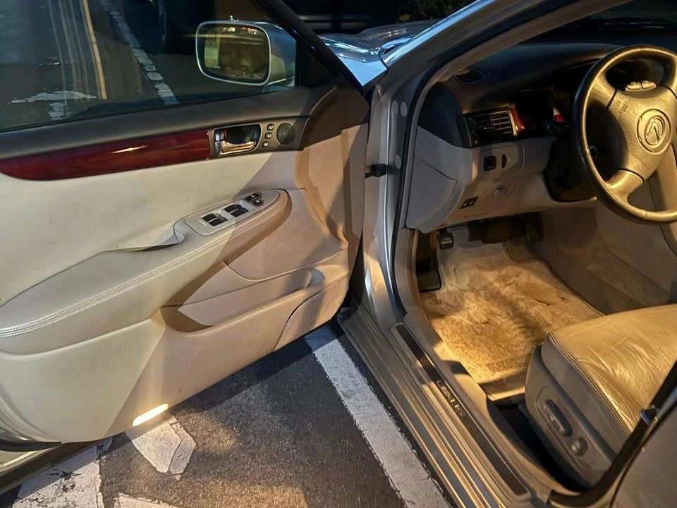 2004 Lexus ES 4th Gen - Image 17 of 20