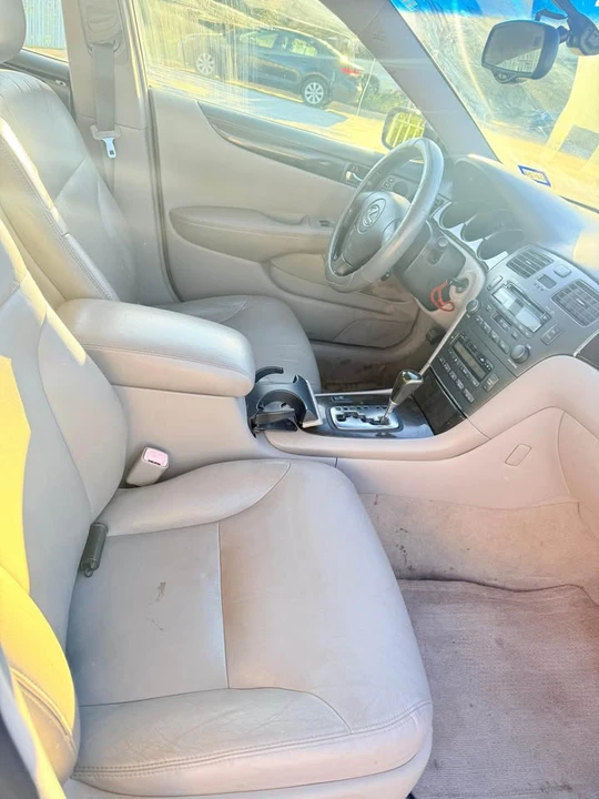2004 Lexus ES 4th Gen - Image 3 of 12