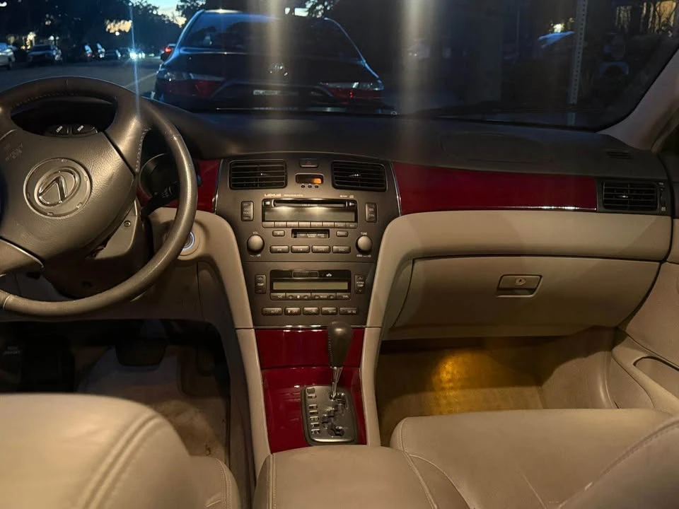 2004 Lexus ES 4th Gen - Image 18 of 20