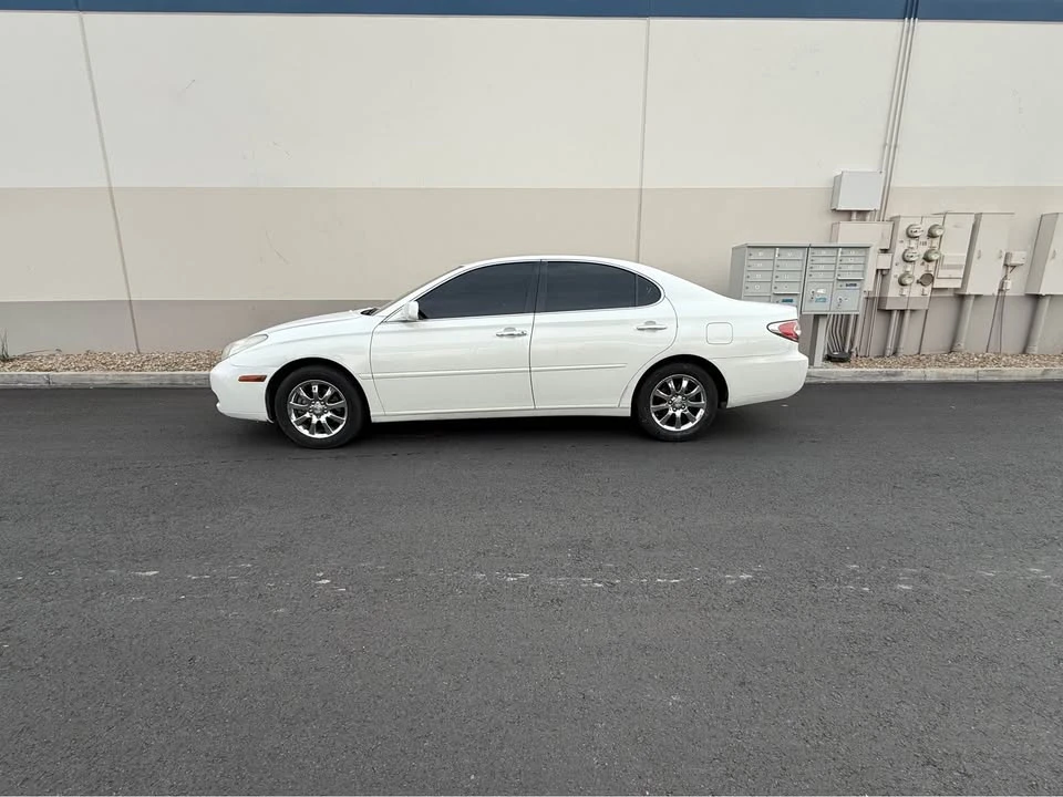 2004 Lexus ES 3rd Gen - Image 3 of 11