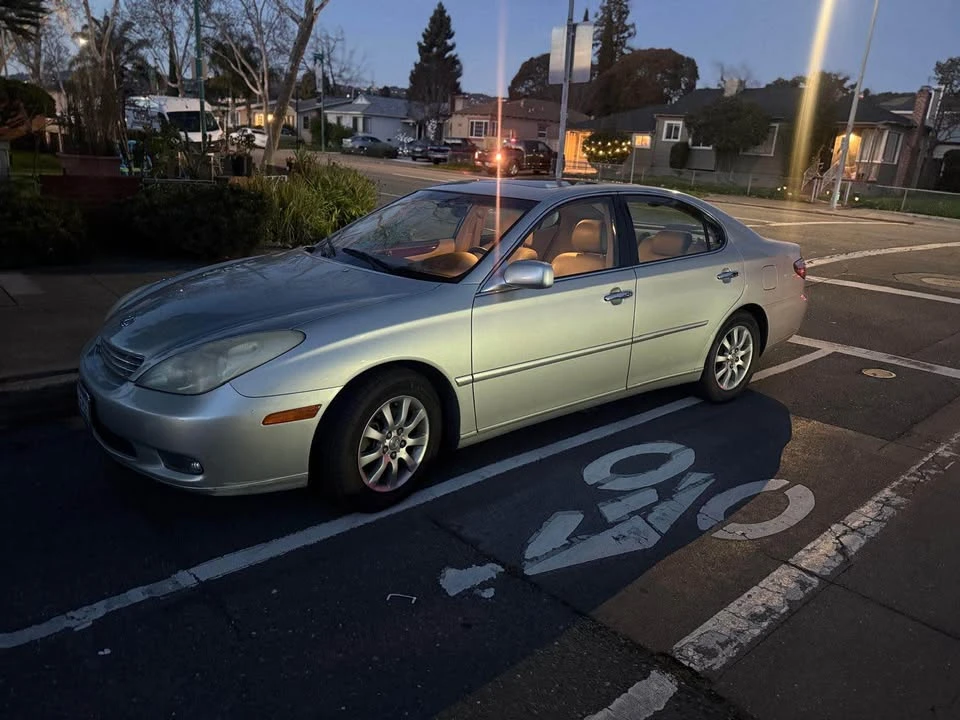 2004 Lexus ES 4th Gen - Image 2 of 20