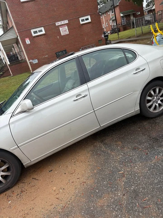 2004 Lexus ES 3rd Gen - Image 2 of 4