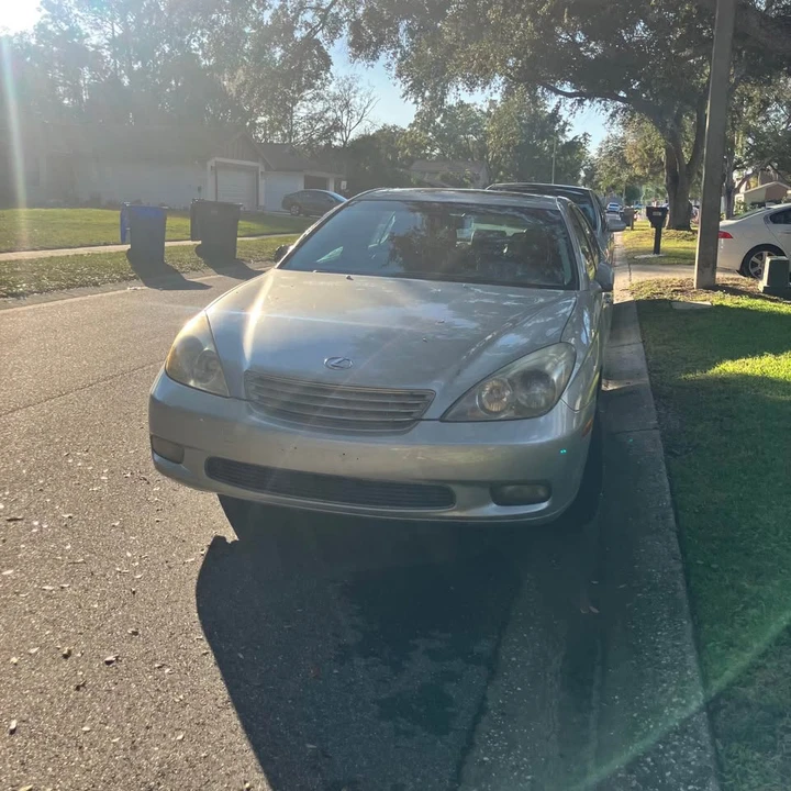 2004 Lexus ES 4th Gen - Image 2 of 19