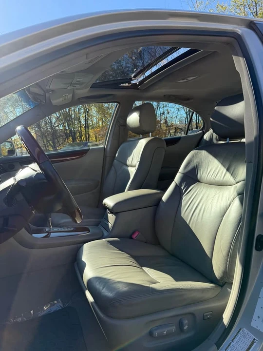 2004 Lexus ES 3rd Gen - Image 11 of 14