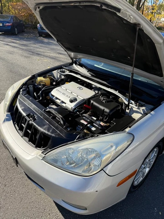 2004 Lexus ES 3rd Gen - Image 9 of 14
