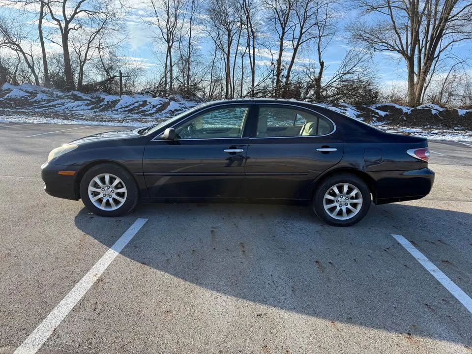 2004 Lexus ES 3rd Gen - Image 4 of 15
