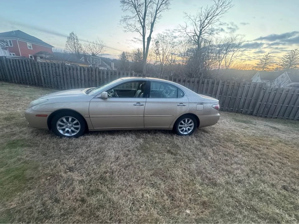 2004 Lexus ES 3rd Gen - Image 5 of 10