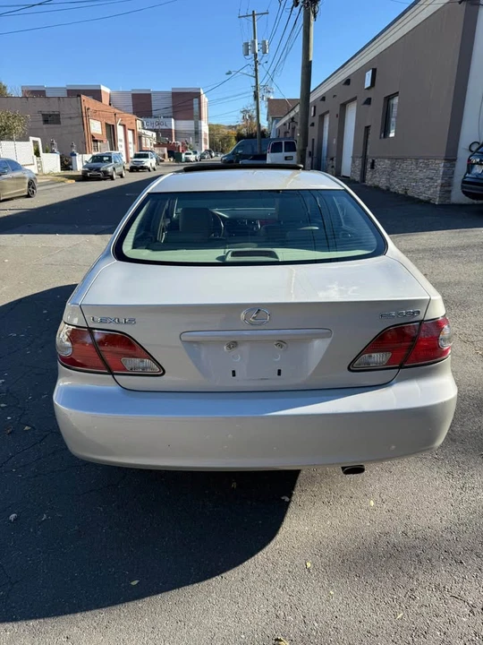 2004 Lexus ES 3rd Gen - Image 4 of 14