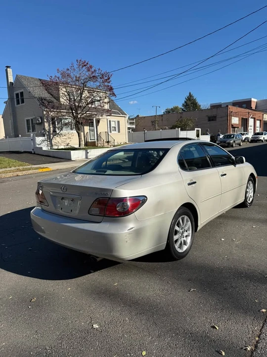 2004 Lexus ES 3rd Gen - Image 3 of 14