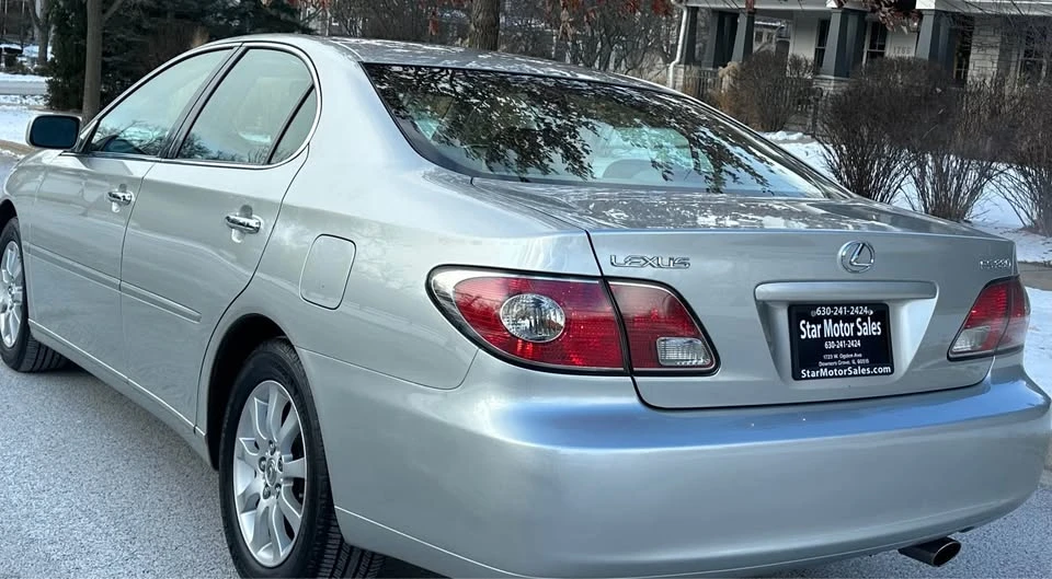 2004 Lexus ES 3rd Gen - Image 2 of 10