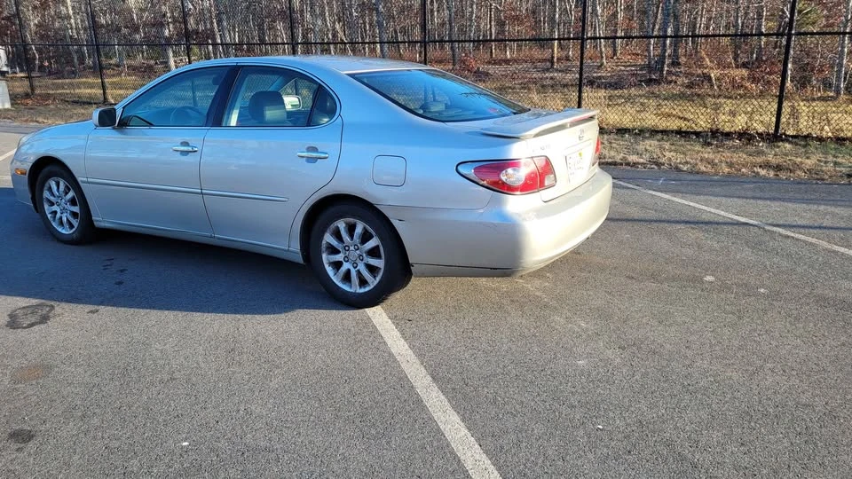 2004 Lexus ES 4th Gen - Image 5 of 8