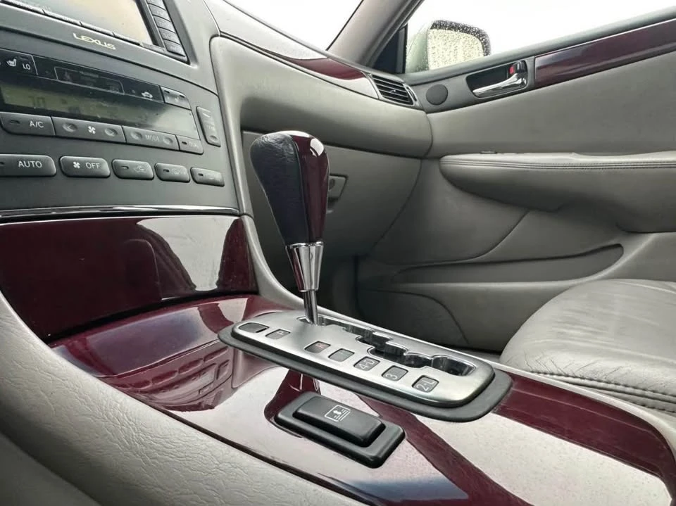 2004 Lexus ES 3rd Gen - Image 8 of 10