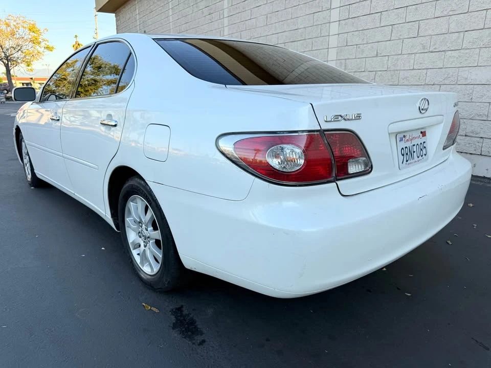 2004 Lexus ES 3rd Gen - Image 5 of 13