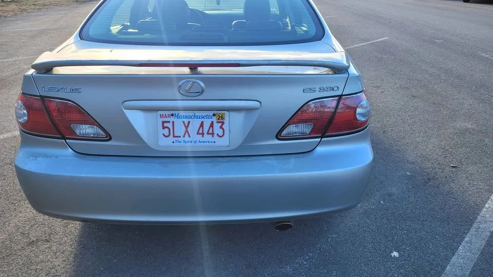 2004 Lexus ES 4th Gen - Image 4 of 8