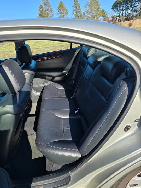 2004 Lexus ES 3rd Gen - Image 12 of 19