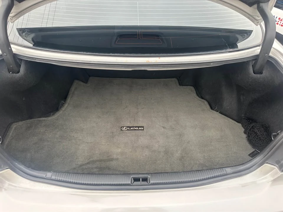 2004 Lexus ES 4th Gen - Image 8 of 10