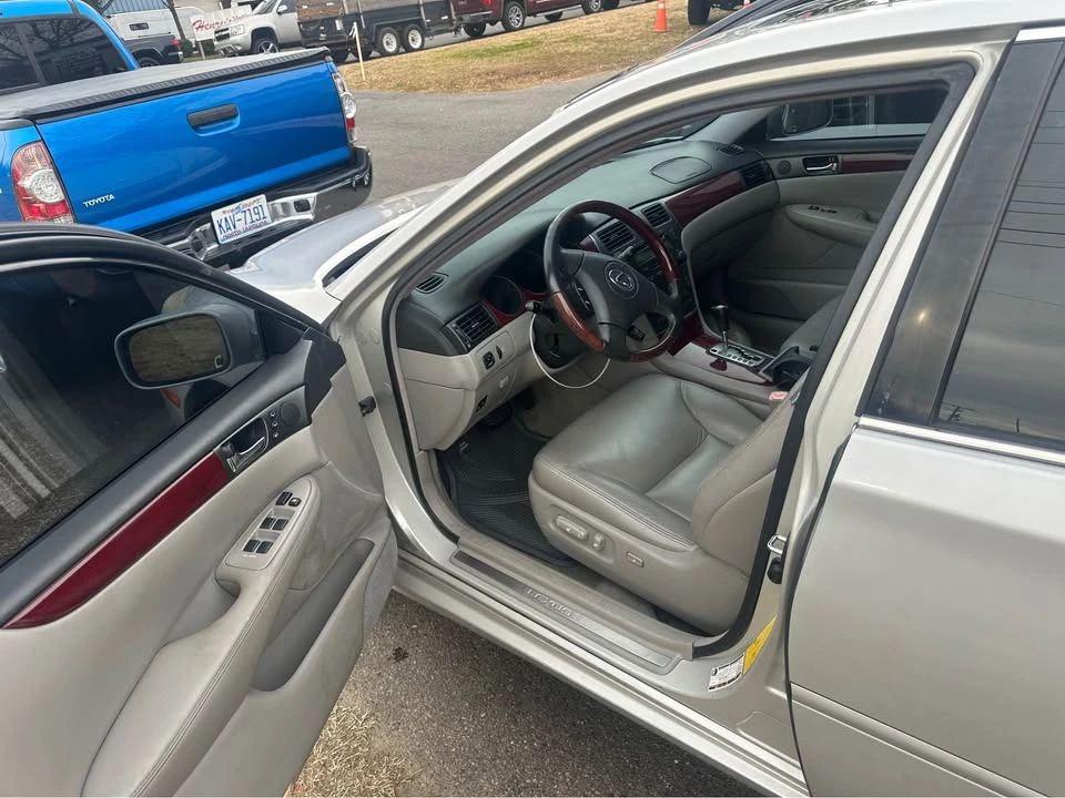 2004 Lexus ES 4th Gen - Image 6 of 10