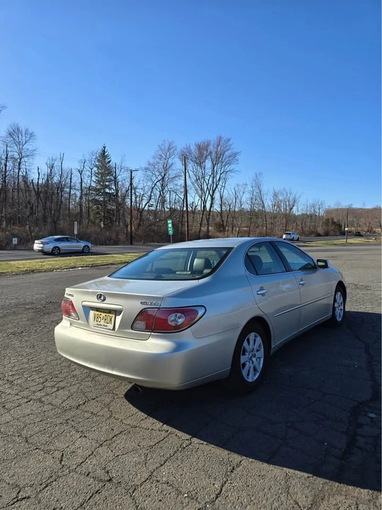 2004 Lexus ES 3rd Gen - Image 5 of 19