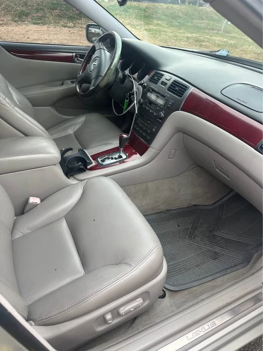 2004 Lexus ES 4th Gen - Image 3 of 10
