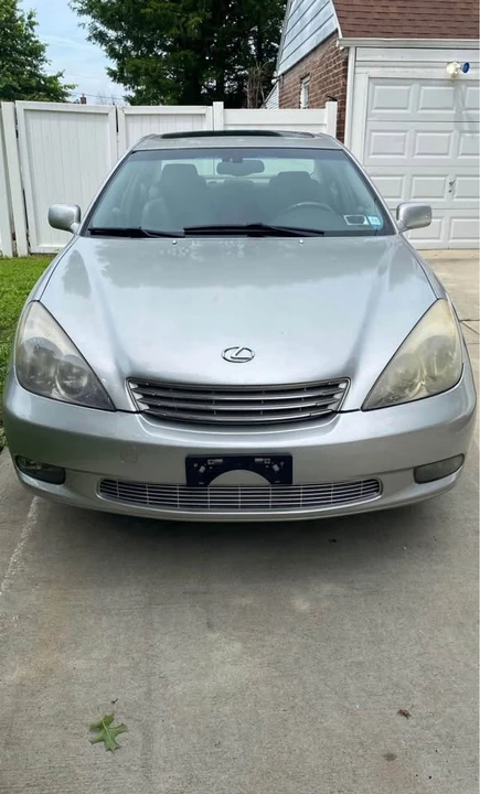 2004 Lexus ES 3rd Gen - Image 2 of 8