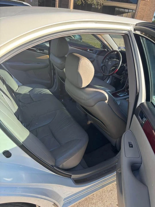 2004 Lexus ES 3rd Gen - Image 9 of 10