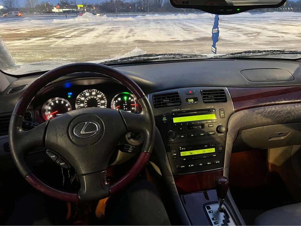 2004 Lexus ES 4th Gen - Image 6 of 8