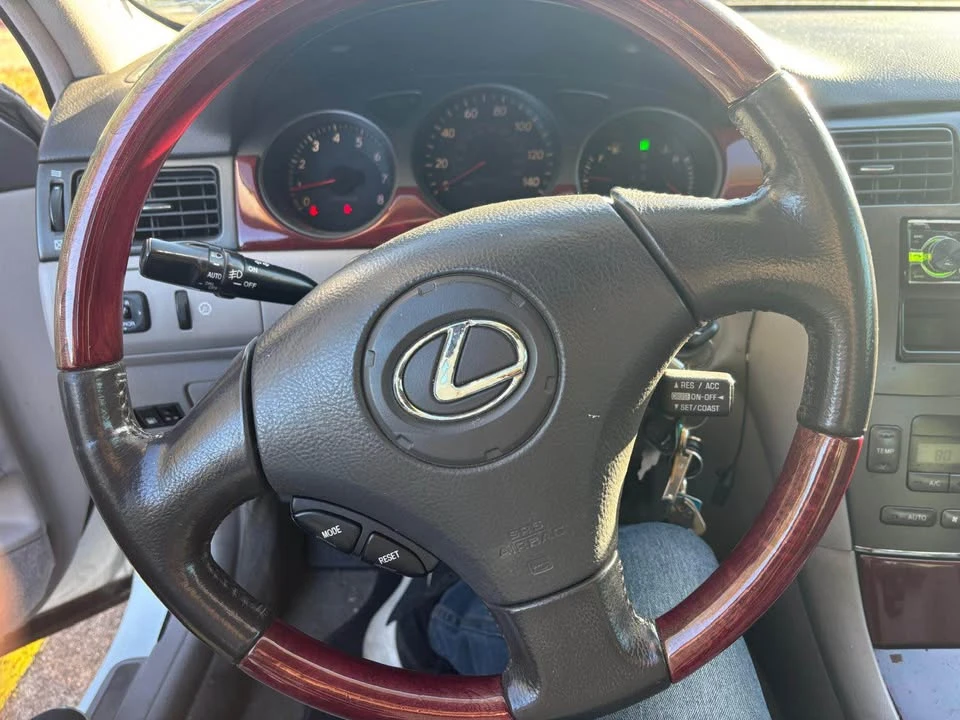 2004 Lexus ES 3rd Gen - Image 3 of 10
