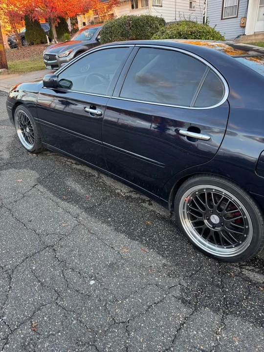 2004 Lexus ES 3rd Gen - Image 2 of 6